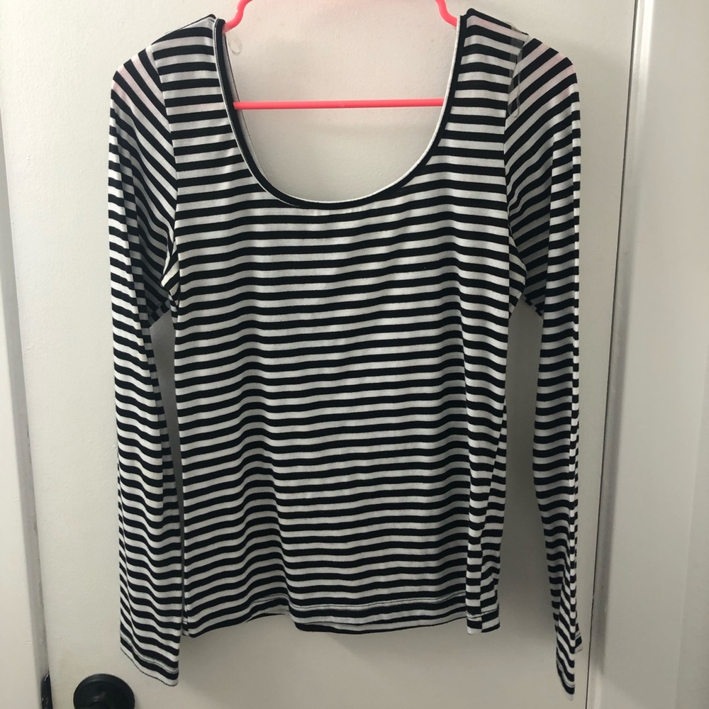 Happening in the Present long sleeve size medium
